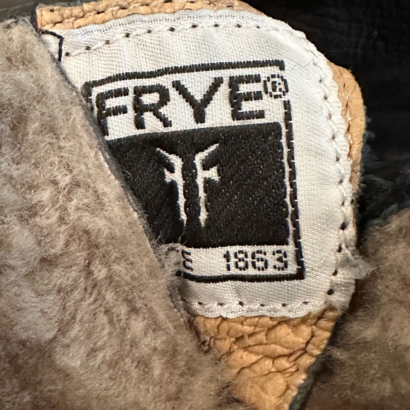 Frye women’s leather boots with faux fur lining. - Picture 9 of 9